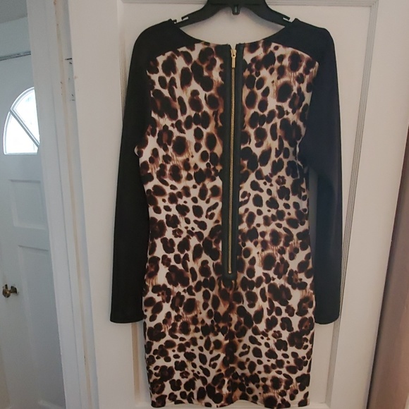 Dress - Picture 3 of 3